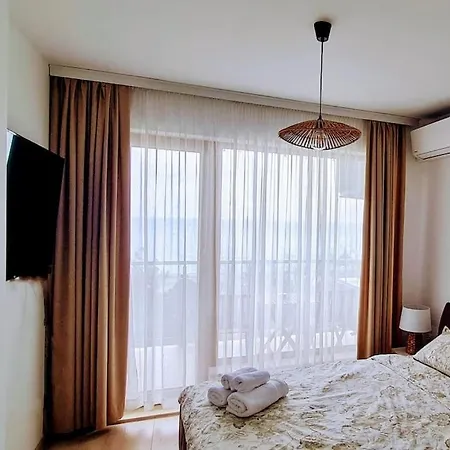 Sea View 2 *